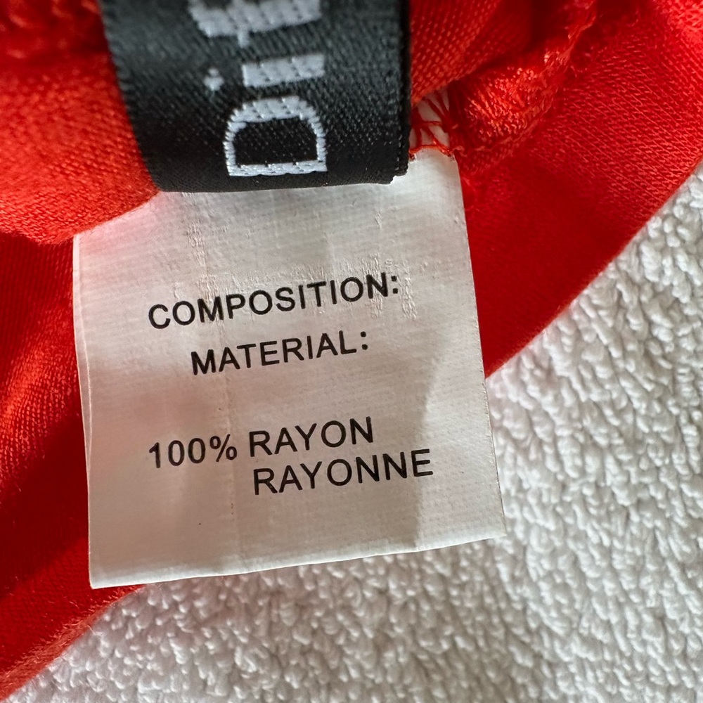 Red Scoop Neck Tank - Picture 3 of 4